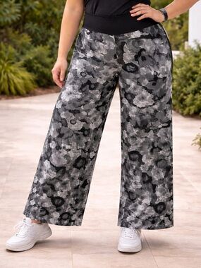 Woman With Control  Wide Legs Pants